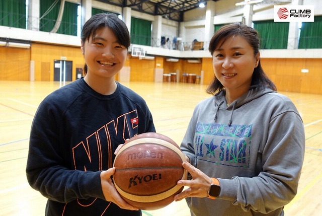 共栄大学女子バスケットボール部_楠田香穂里監督、便志保キャプテン